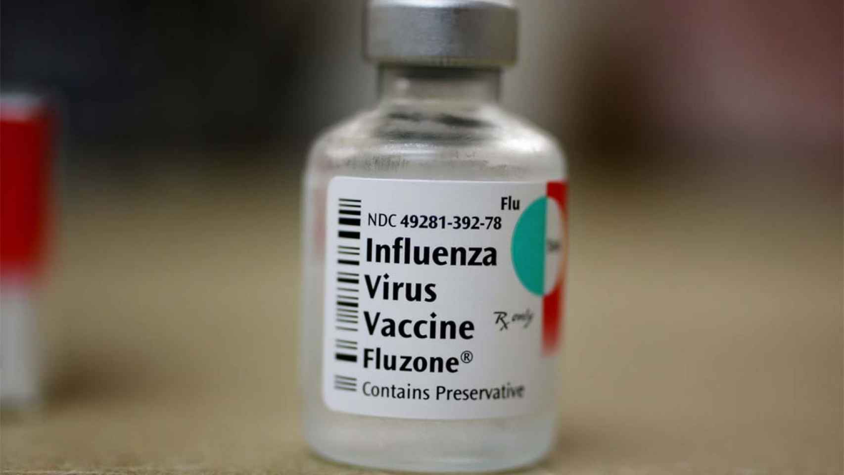 Vial de una vacuna contra la gripe.