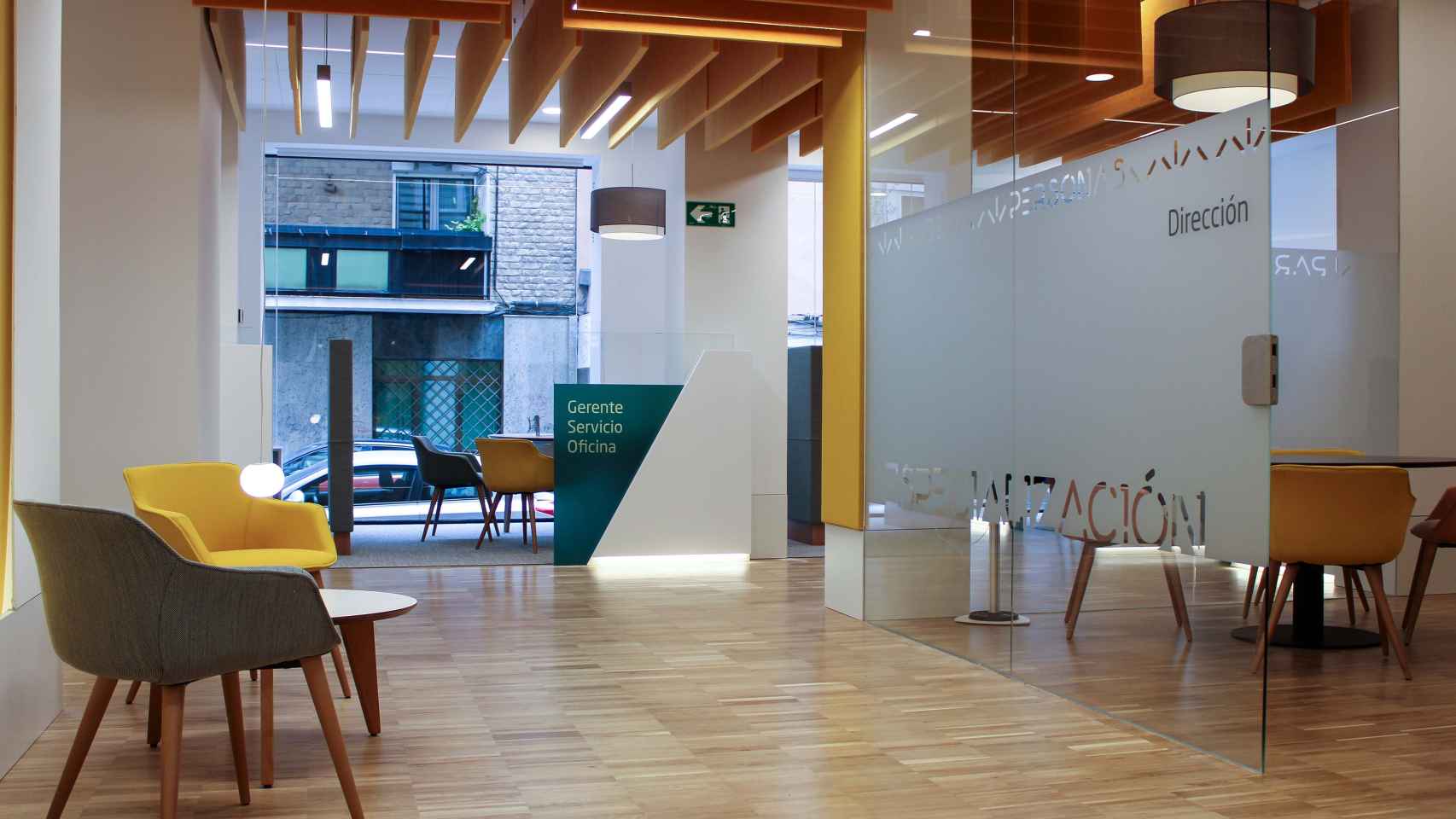 El interior de la nueva oficina de Globalcaja en Cuenca.