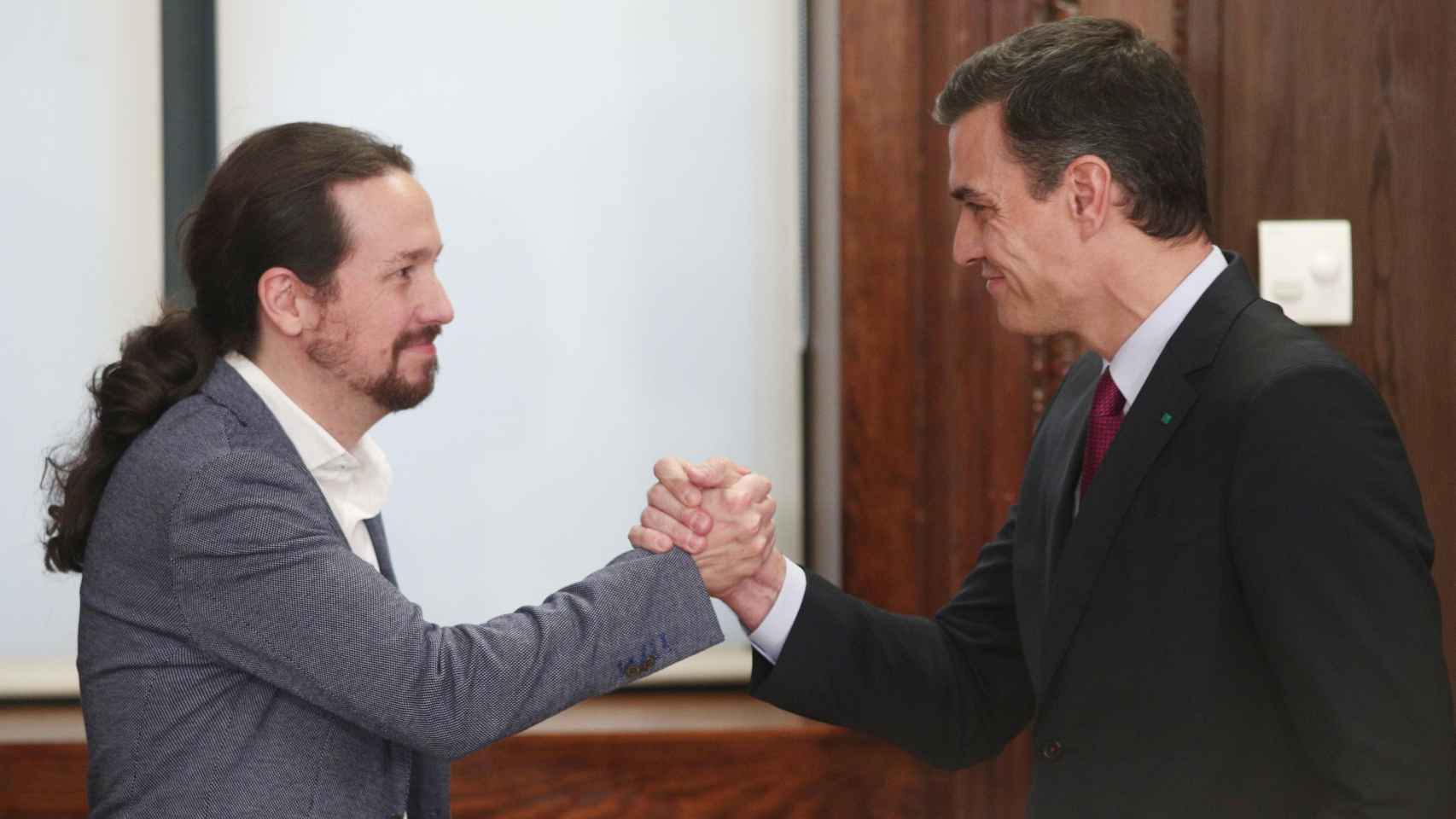 El exvicepresidente del Gobierno, Pablo Iglesias, y el presidente, Pedro Sánchez, durante un acto en 2019.