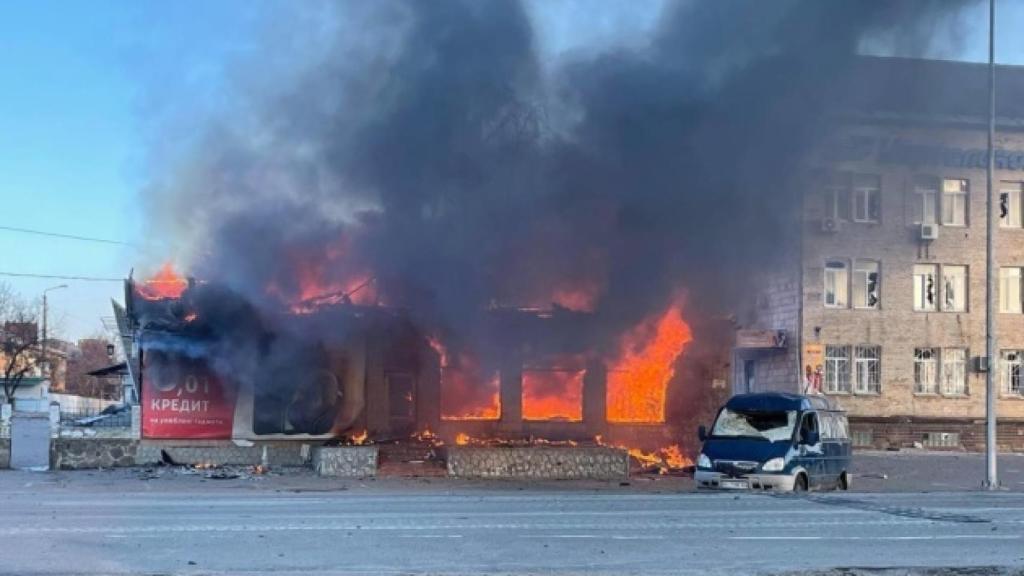 Imagen del centro de Makariv tras los bombardeos del 18 de marzo.