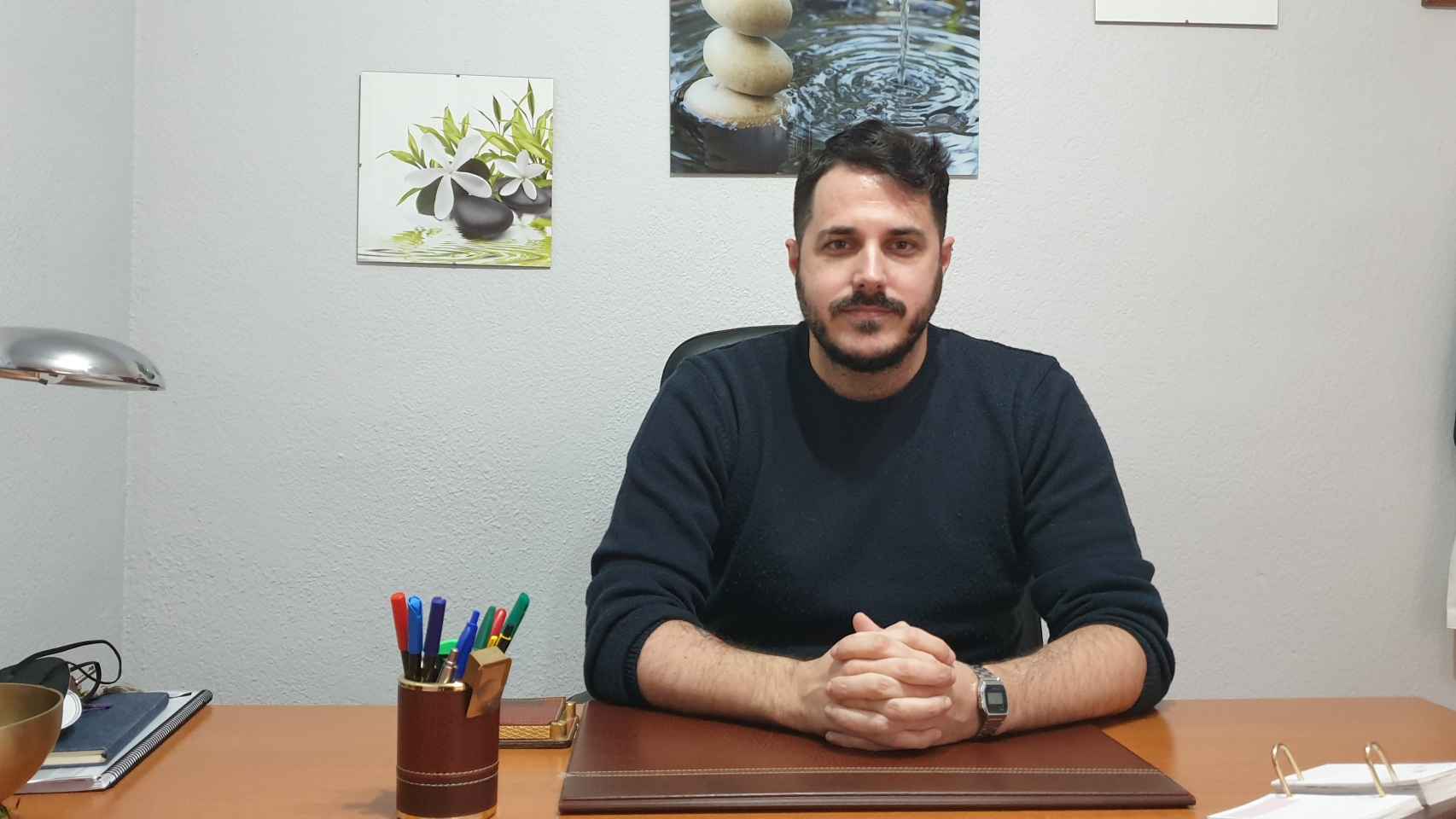 Jorge Pérez, en su despacho de atención psicológica.