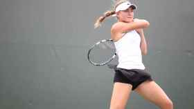 La tenista Kylie McKenzie durante un entrenamiento