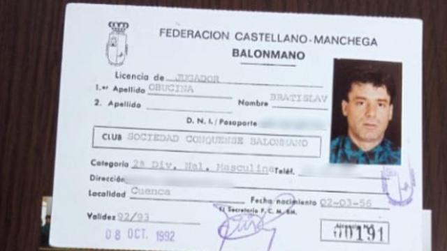 Ficha de 'Bata' Obucina. Foto: @fnbalonmano