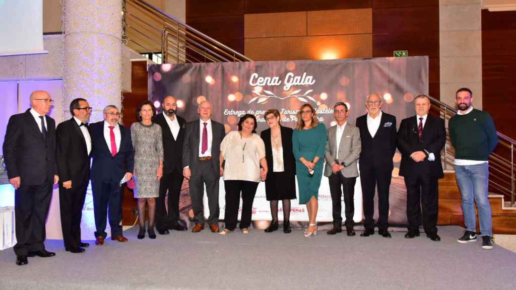 Premiados junto con el Presidente de la Federación, César Sánchez-Ballesteros y el Vicepresidente de la Federación José Domingo González.