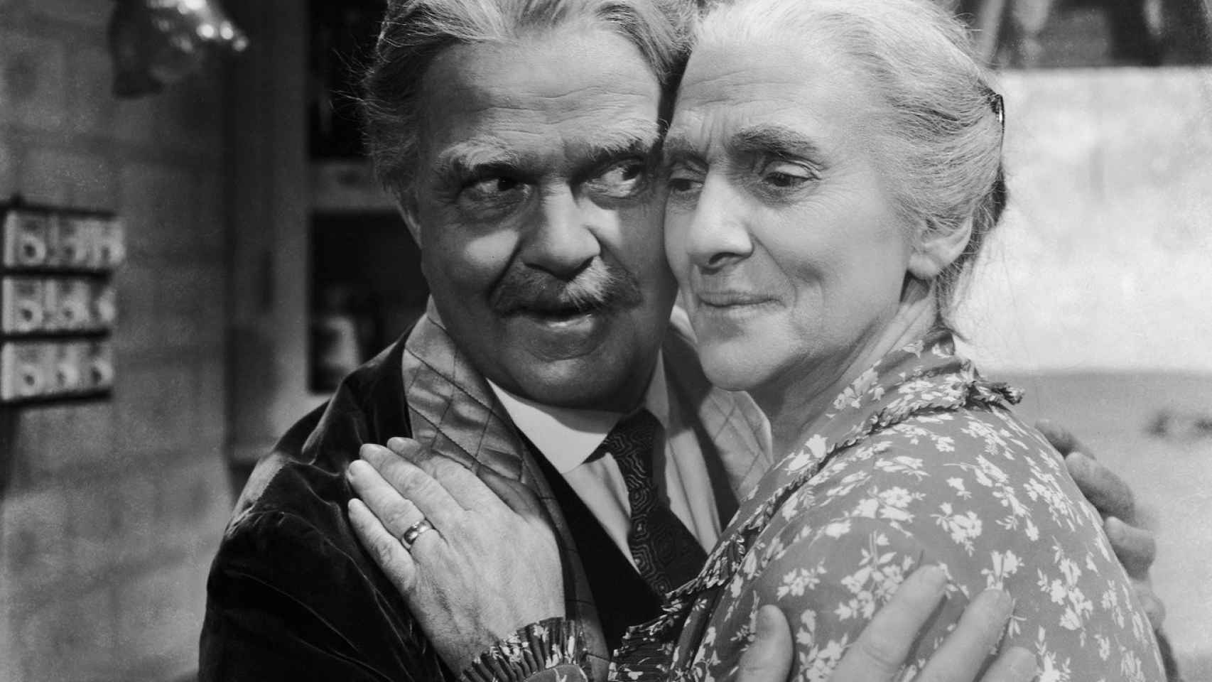 Victor Moore y Beulah Bondi en una escena de 'Dejad paso al mañana' (1937)