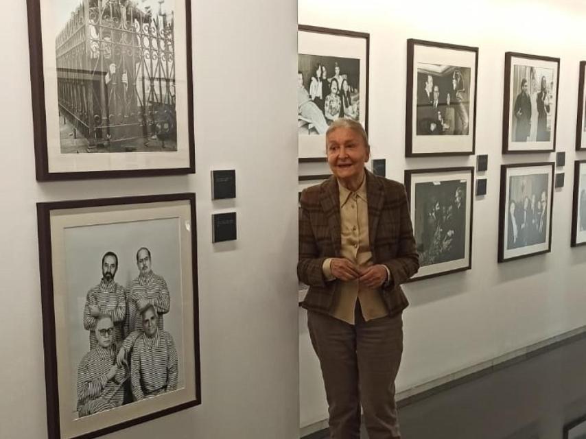 La presidenta de la Fundación y viuda de Francisco Umbral, María España Suárez, durante la inauguración de la exposición, este jueves en el Teatro Zorrilla de Valladolid.