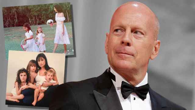 Bruce Willis junto a su exmujer y su actual esposa y sus 5 hijas, en un montaje de Jaleos.