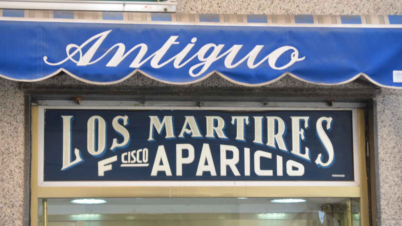 Los rótulos clásicos de negocios tradicionales de Málaga rescatados del olvido