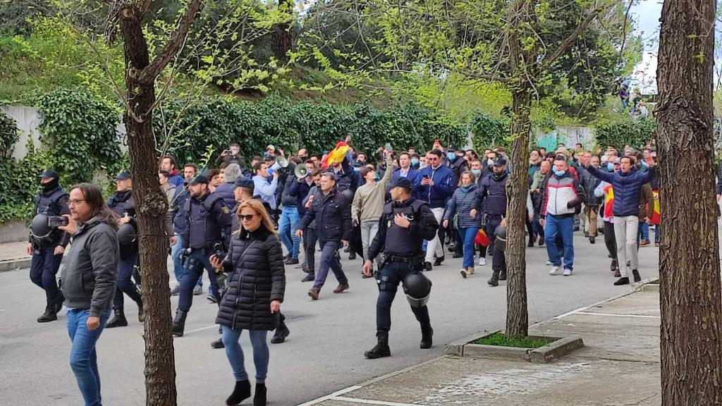 Un grupo de estudiantes de derechas, entre los que se encuentran algunos integrantes de la Plataforma 711.