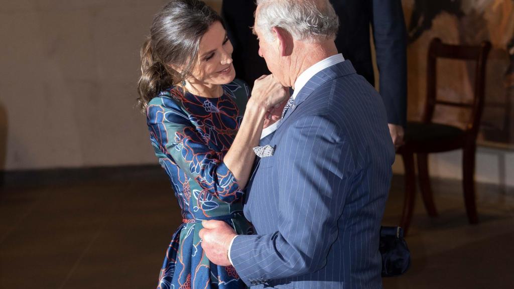 La reina Letizia con el príncipe Carlos en una imagen de archivo.