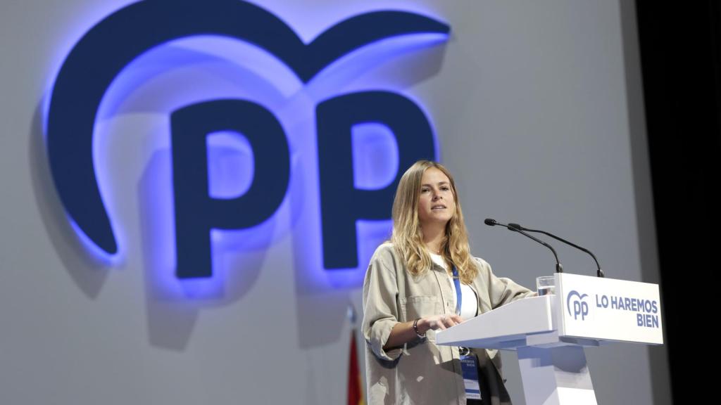 La presidenta de Nuevas Generaciones, Bea Fanjul, el XX Congreso Nacional del PP en Sevilla.