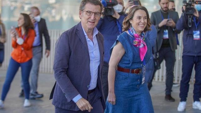 Alberto Núñez Feijóo y Cuca Gamarra a su llegada al XX Congreso Nacional del PP en Sevilla.