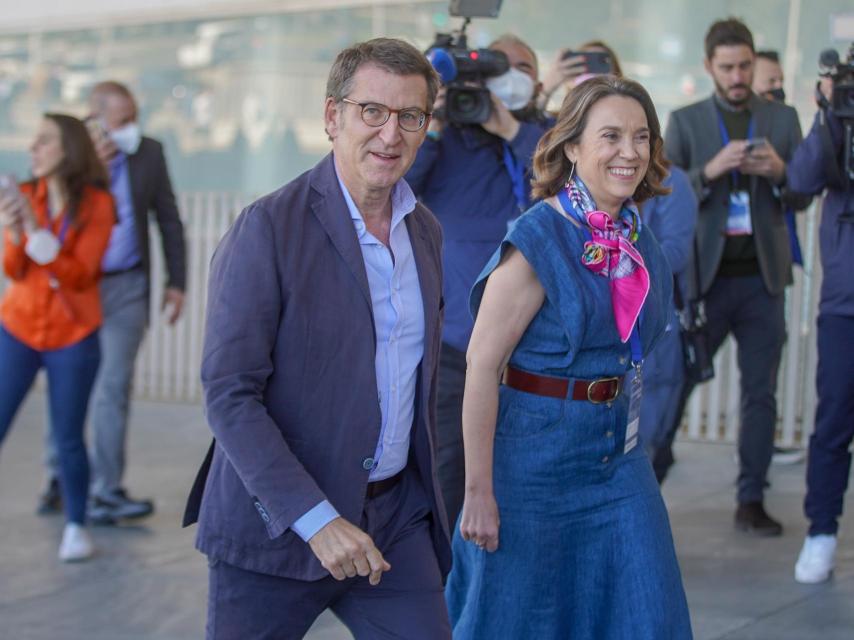 Alberto Núñez Feijóo y Cuca Gamarra a su llegada al XX Congreso Nacional del PP en Sevilla.