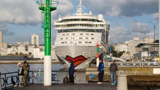 El ‘Aida Diva’ en el puerto de A Coruña.