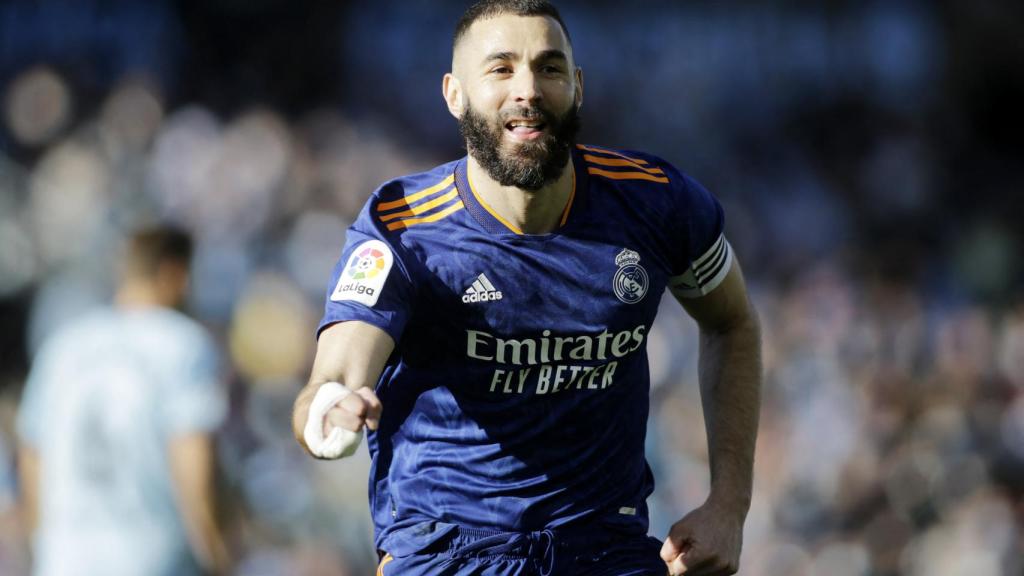 Karim Benzema celebra su gol de penalti al Celta de Vigo