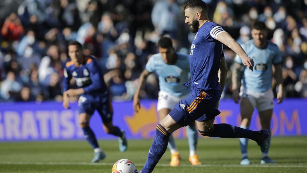 Karim Benzema marca desde el punto de penalti gol al Celta de Vigo