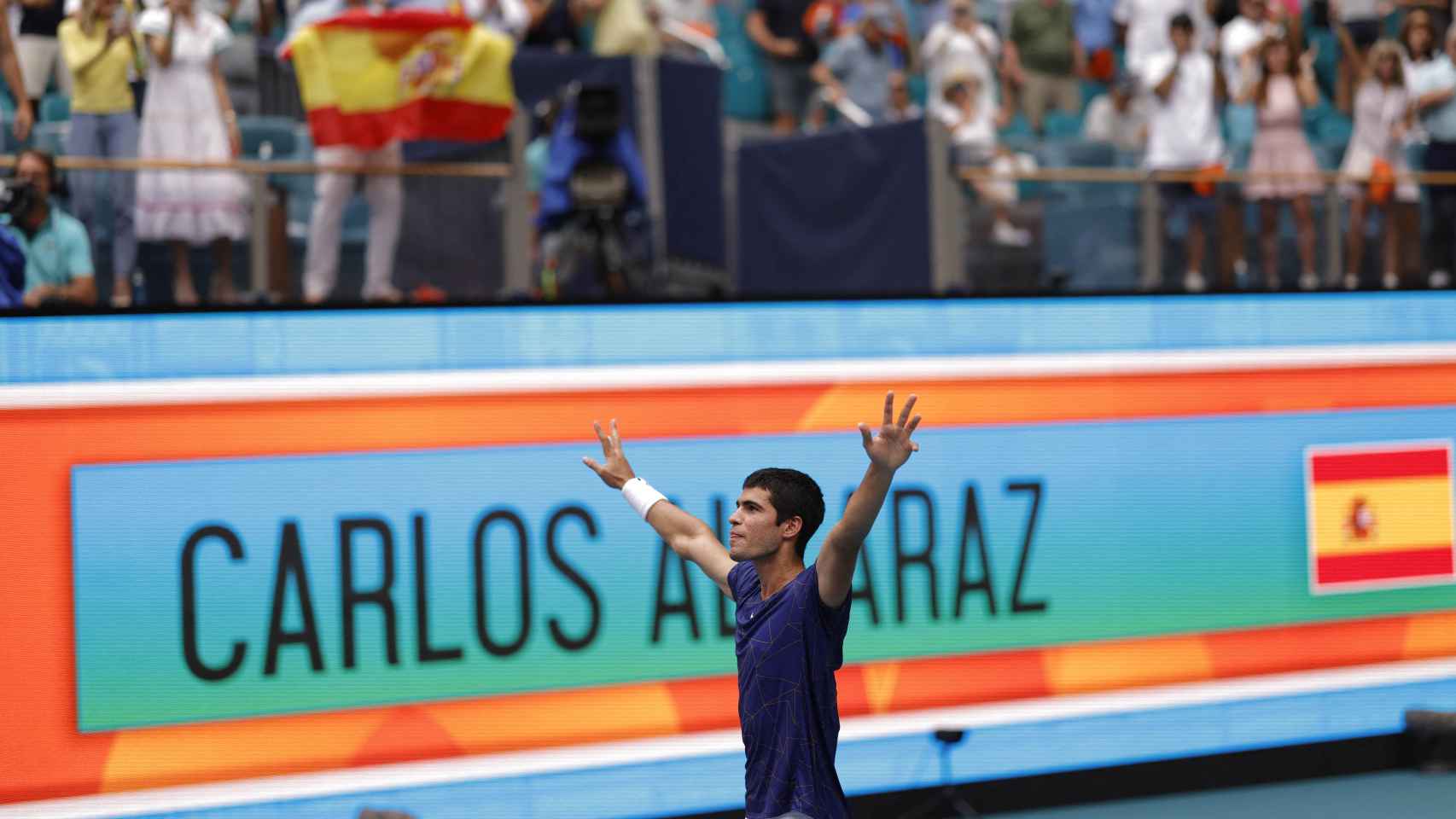 Carlos Alcaraz celebra su victoria