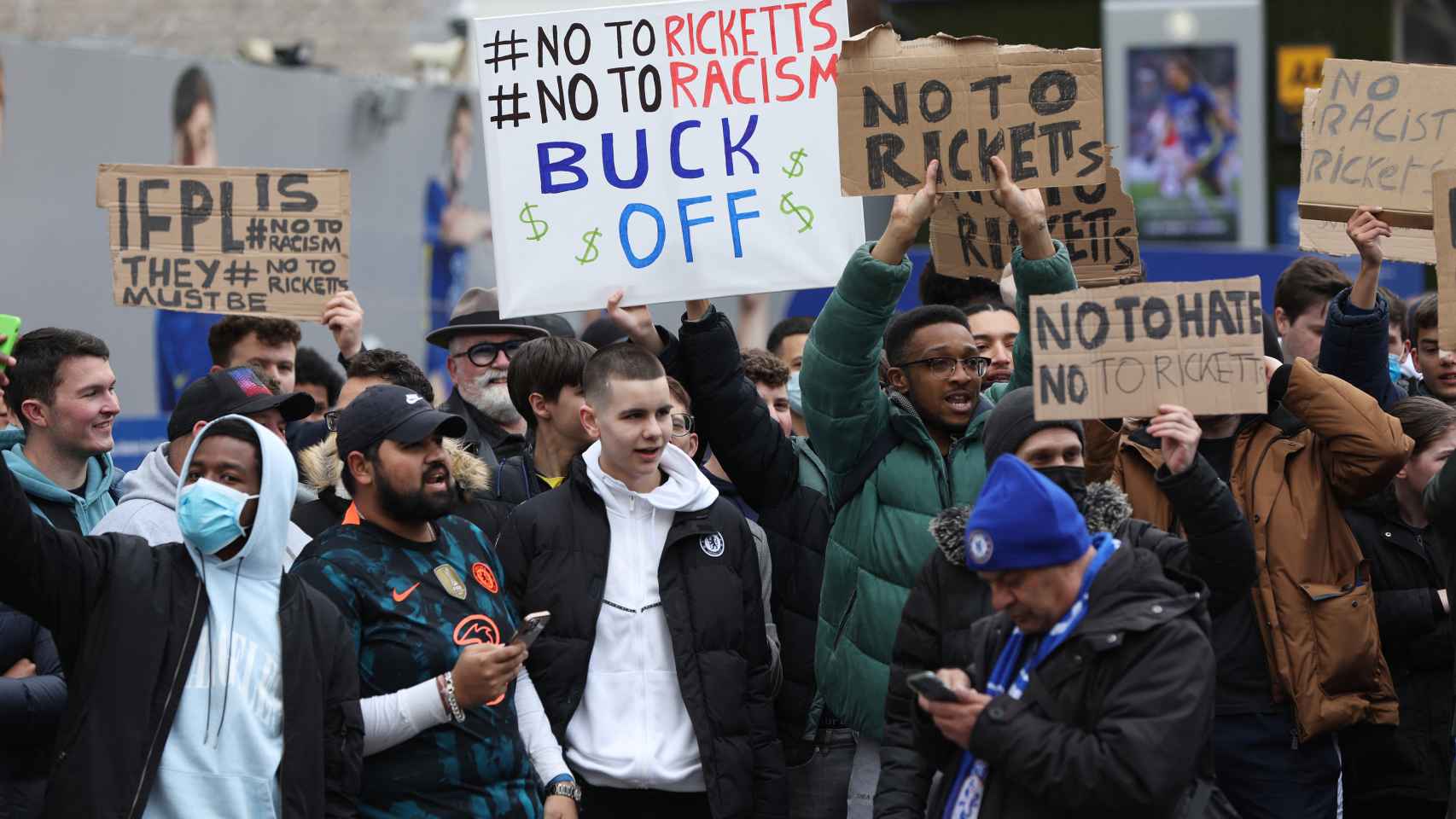 Las protestas de los aficionados del Chelsea contra la oferta de la familia Ricketts.