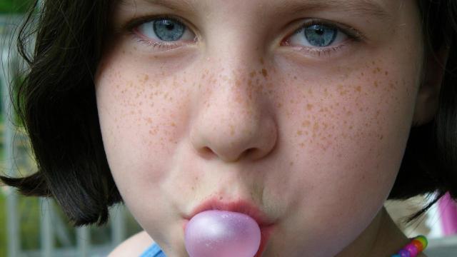 ¿De dónde proviene la palabra 'chicle'?