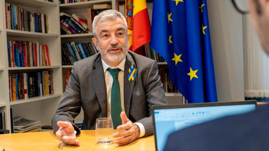 Luis Garicano, entrevistado por EL ESPAÑOL, en su despacho del Parlamento Europeo, en Bruselas.