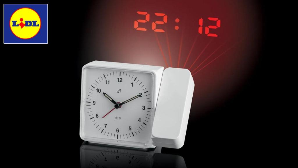 El nuevo gadget de Lidl es un despertador con proyector para que nunca te quedes dormido