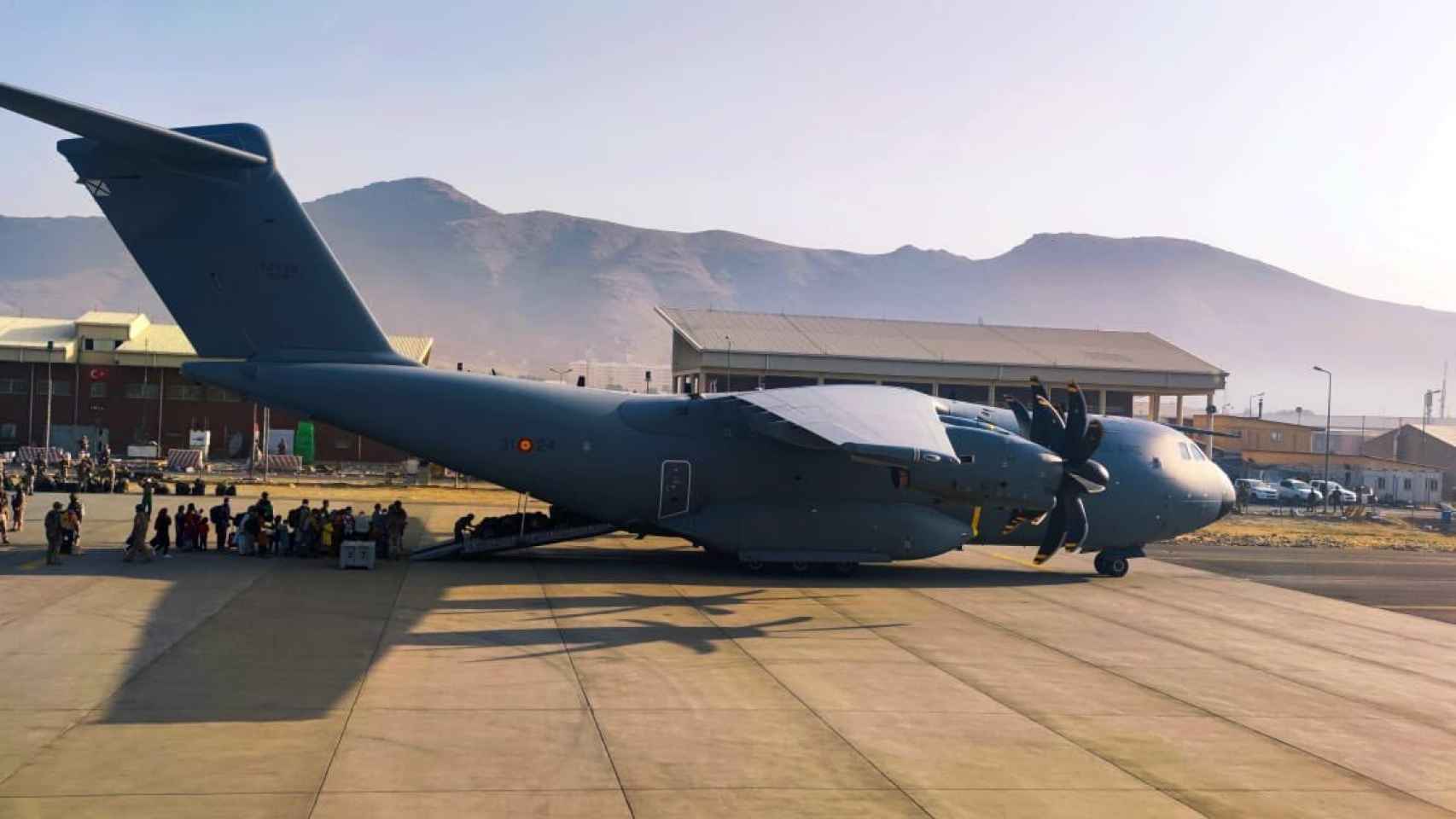 Un A400 español en el aeropuerto de Kabul, en el rescate de agosto de 2021.