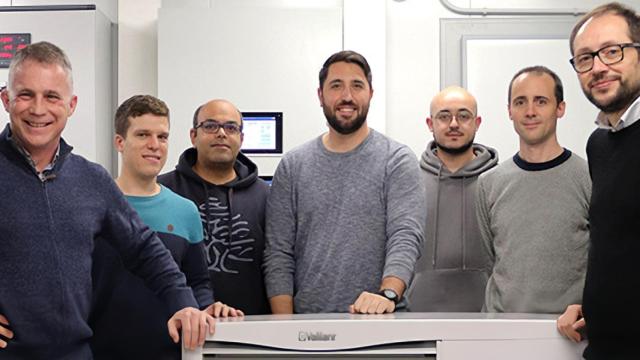 El equipo de investigación de la Universidad Politécnica de Valencia presenta su avance en la bomba de calor.