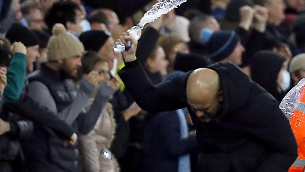 La celebración de Pep Guardiola del gol de Kevin de Bruyne.