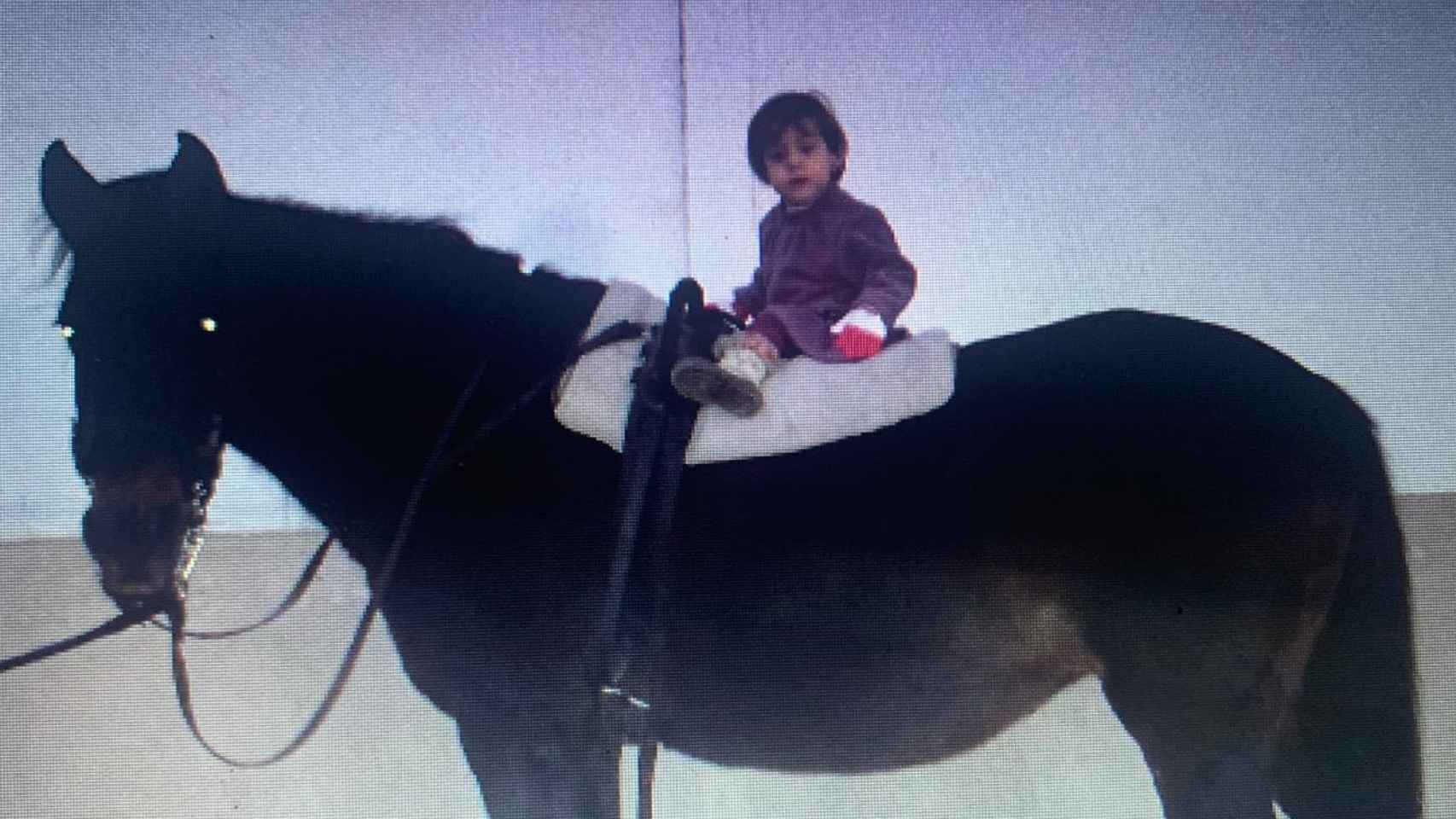 Los comienzos de Cristina montando a caballo.