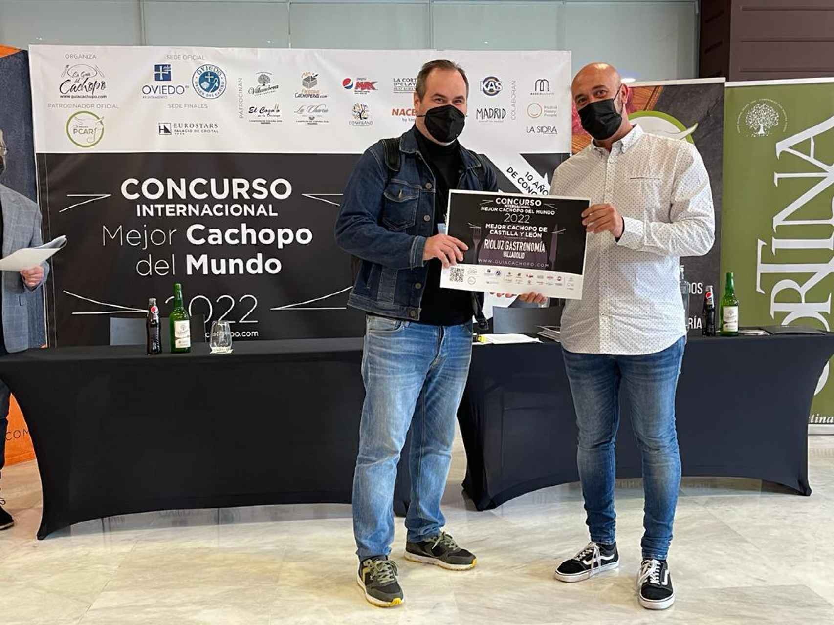 Entrega del premio al Mejor Cachopo de Castilla y León