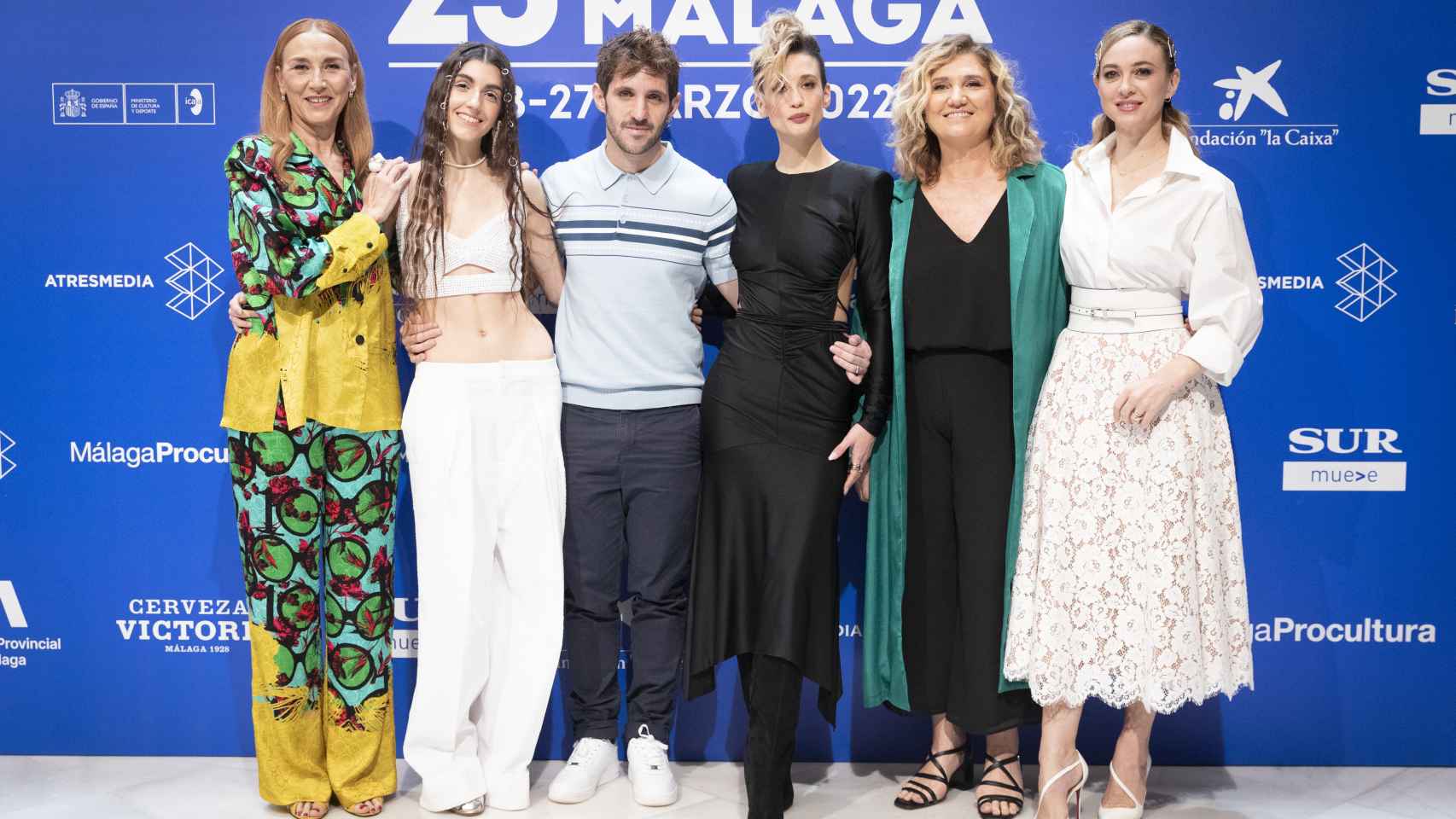 Mona Martinez,  Paula Losada, Jota Linares, Maria Pedraza, Ana Wagener y Marta Hazas en la premiere en Málaga de 'Las niñas de cristal'.