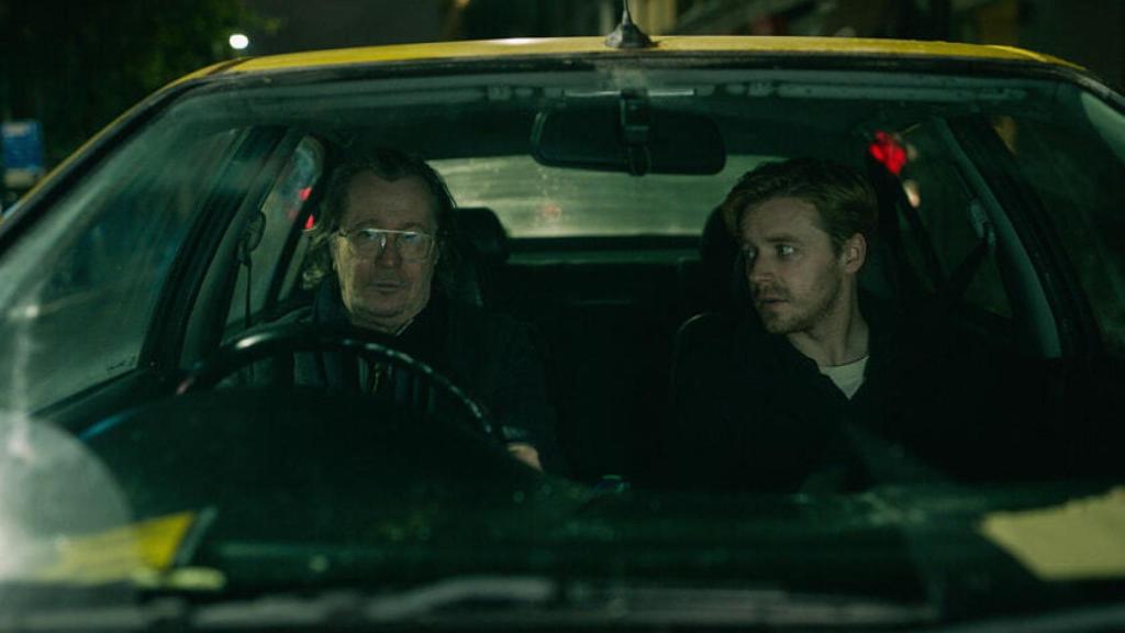 Gary Oldman y Jack Lowden en 'Slow Horses'.