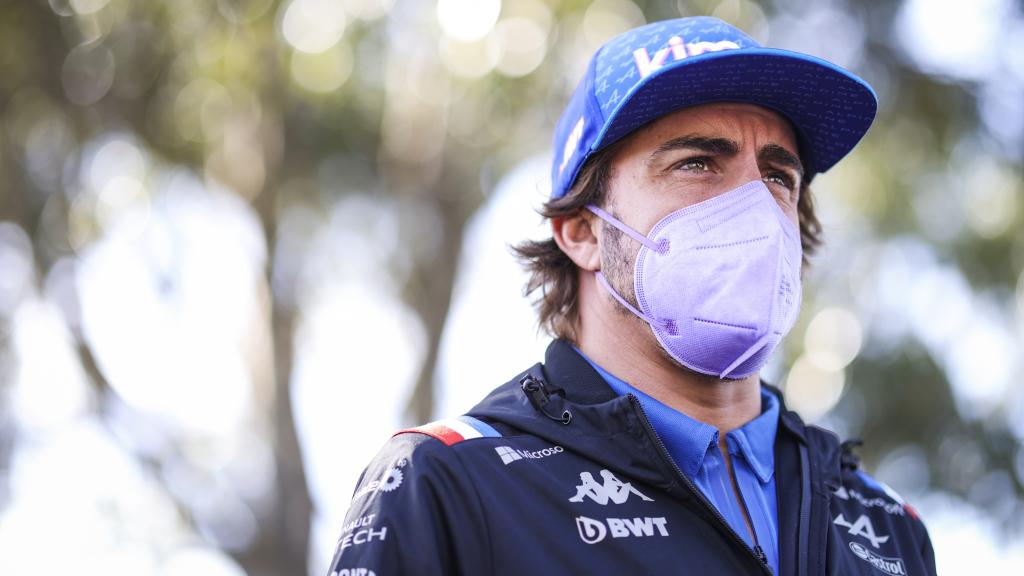 Fernando Alonso el paddock del circuito de Albert Park