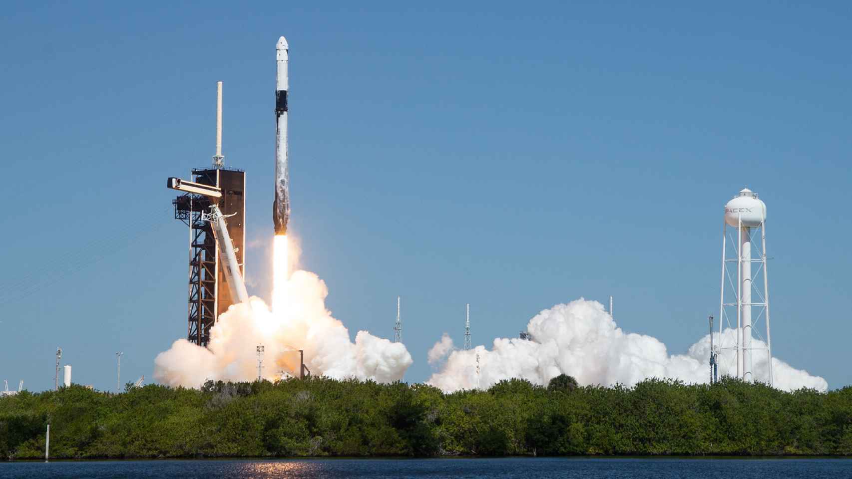 Cohete Falcon 9 de SpaceX de la misión Ax-1.