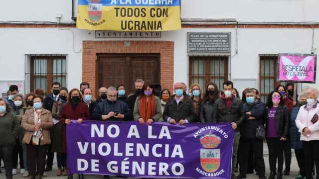 La consejera Blanca Fernández en la concentración este viernes contra los crímenes machistas.