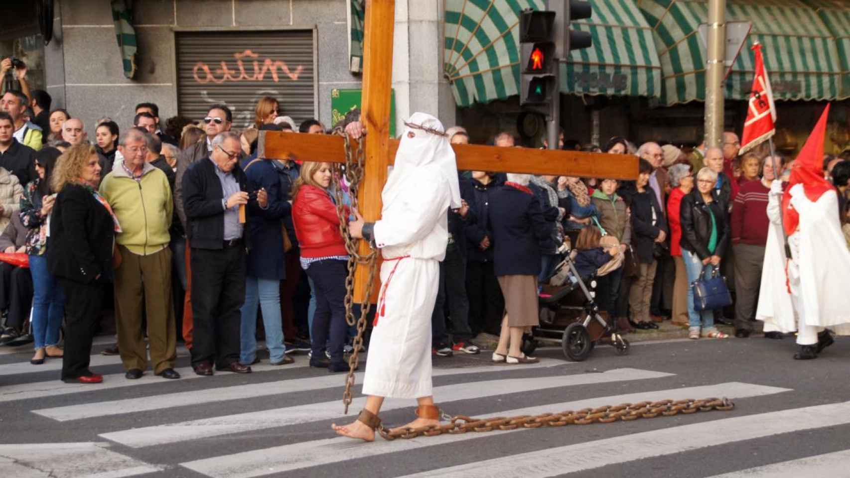 El preso perdonado en la procesión del Cristo del Perdón de Salamanca