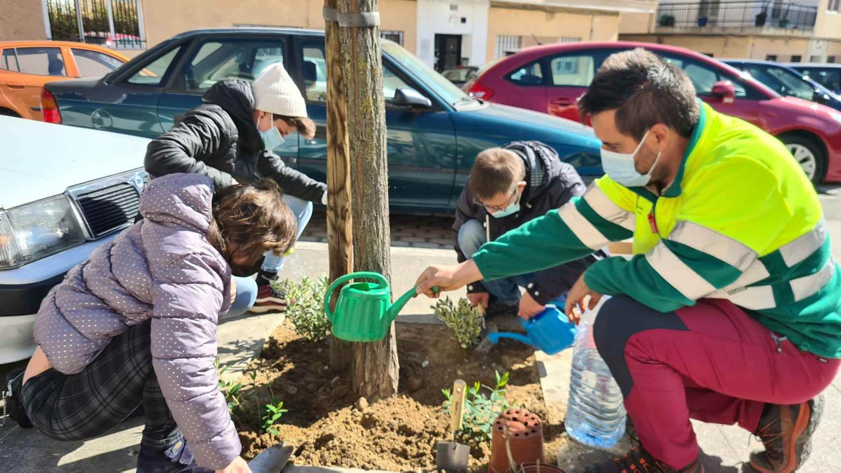 El Ayuntamiento de Salamanca anima a los vecinos a participar en la plantación de alcornoques en sus barrios