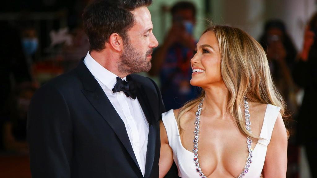 Ben Affleck y Jennifer Lopez se han comprometido, tal y como hicieron en 2003.