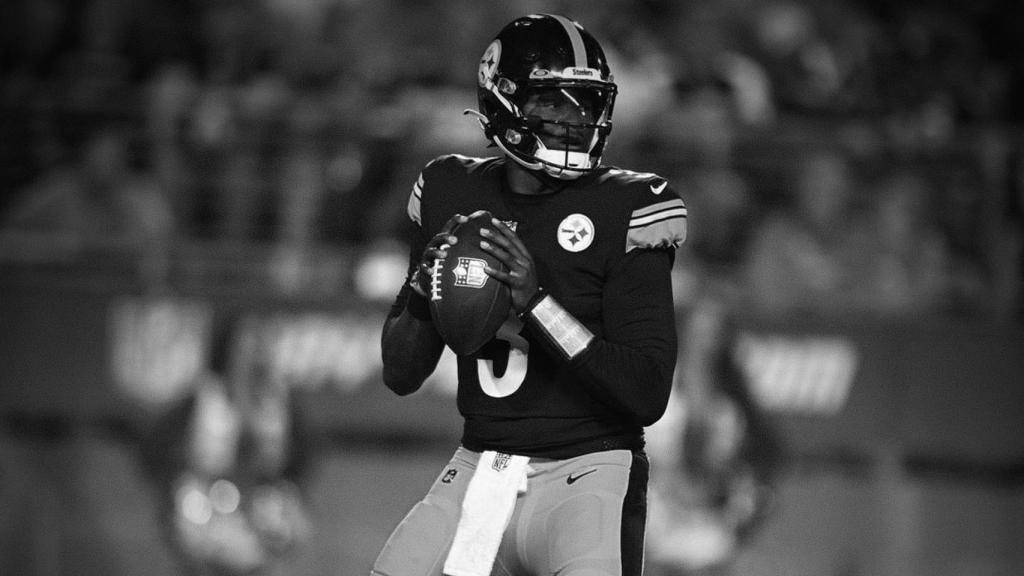 Dwayne Haskins, durante un partido con los Pittsburgh Steelers de la NFL.