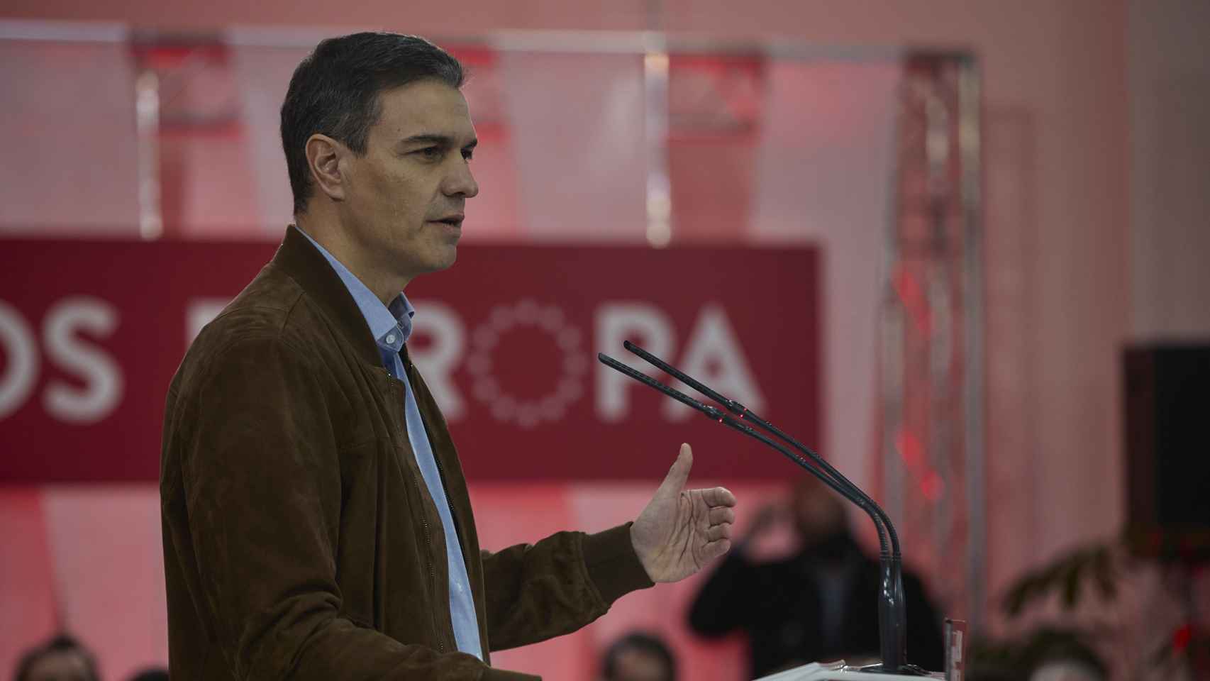 El presidente del Gobierno, Pedro Sánchez, interviene en un acto del PSOE en el Espacio Rastro de Madrid.