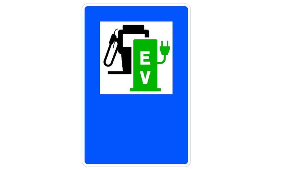 Señal que indica surtidores de gasolina y diésel y punto de recarga de eléctrico.