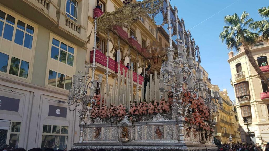 Virgen del Amparo, en Tribuna Oficial.