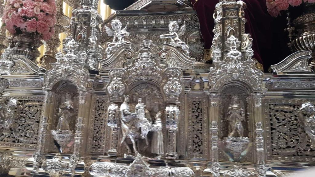 En la imagen, el momento en el que los Reyes Católicos hacen entrega de la Virgen de la Victoria a la ciudad de Málaga.