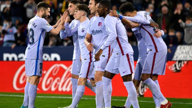 Los jugadores del Barça celebran el gol