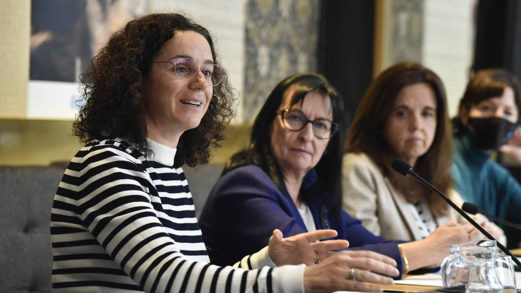 Anna Vila, conservadora científica de la Fundación ”la Caixa” y Elisa Durán, directora general adjunta de la Fundación ”la Caixa”.