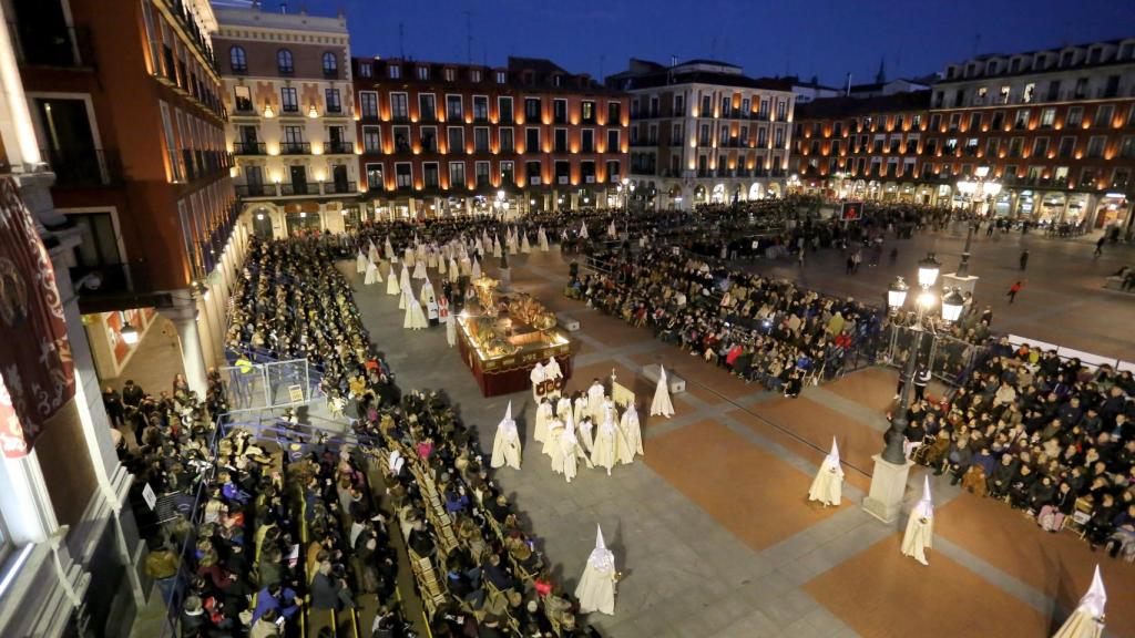 Procesión General de la Sagrada Pasión del Redentor en la que participan todas las cofradías