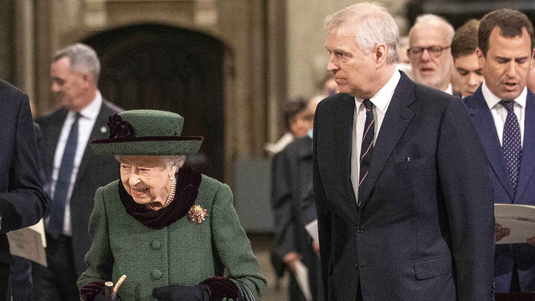 No fue hasta el pasado 29 de marzo cuando Isabel II reapareció en un acto público tras su positivo por coronavirus.