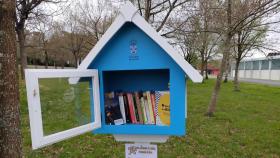 Uno de los puntos de ‘bookcrossing’ instalados en Arzúa.