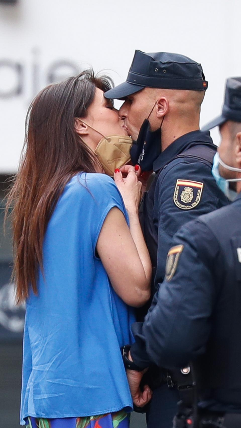 Sonia Ferrer y Sergio Fontecha en abril de 2021, cuando fueron captados por los fotógrafos.