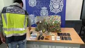 La Policía Nacional detiene a los padres de un menor por obligarle a traficar con marihuana.